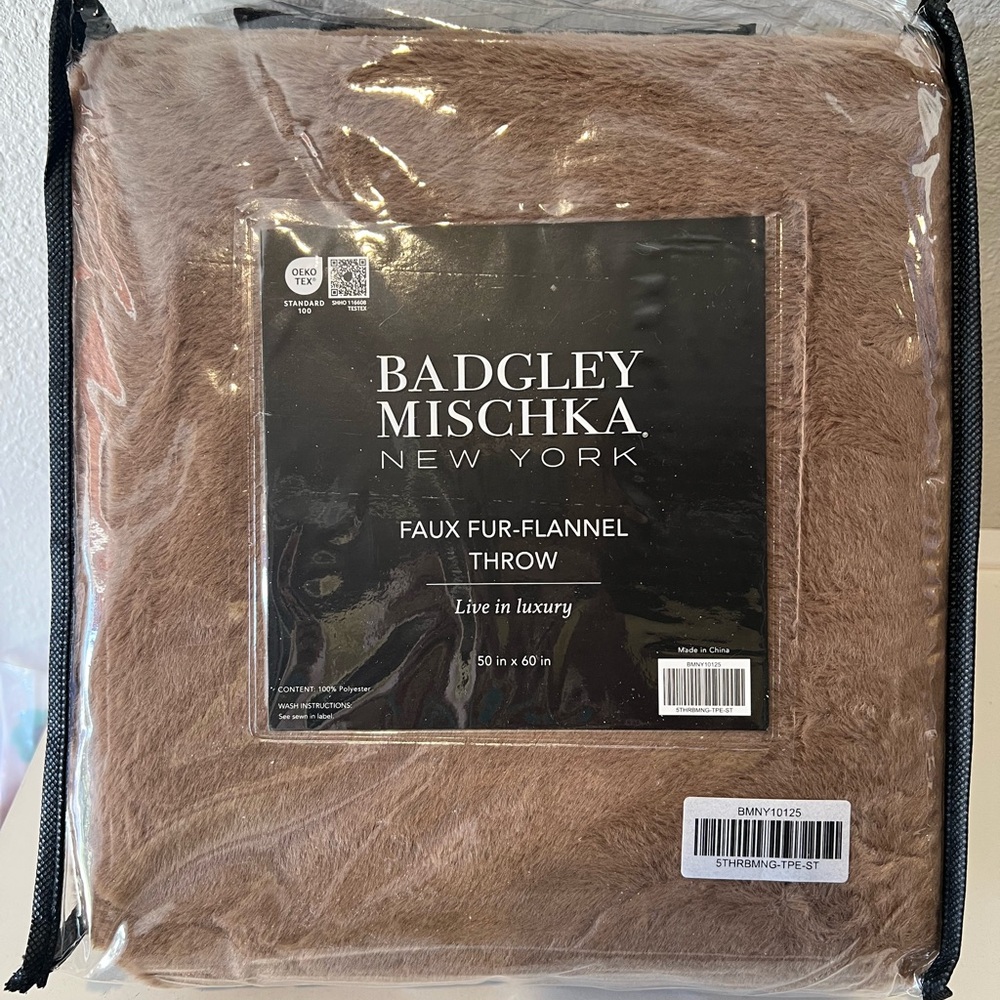 Badgley Mischka New York Faux Fur Flannel Throw Blanket Taupe Brown 50x60 NIB